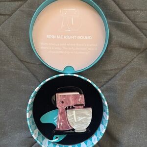 Erstwilder Spin Me Right Round